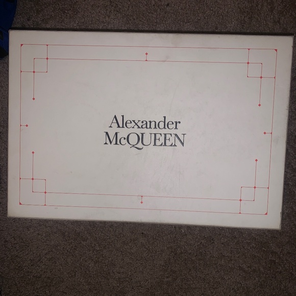 Alexander McQueen - Picture 1 of 3